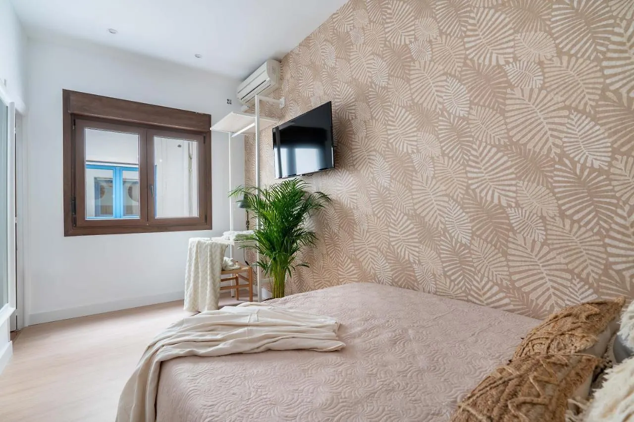 Bf Rooms Карбонерас Хостел